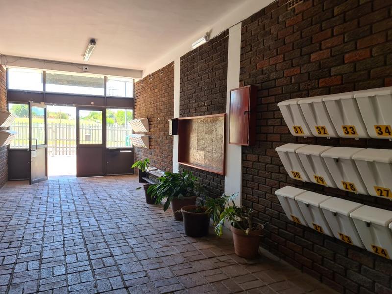 To Let 2 Bedroom Property for Rent in Bloemhof Western Cape